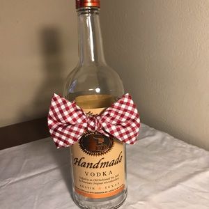 Tommy Hilfiger Adjustable Bow Tie